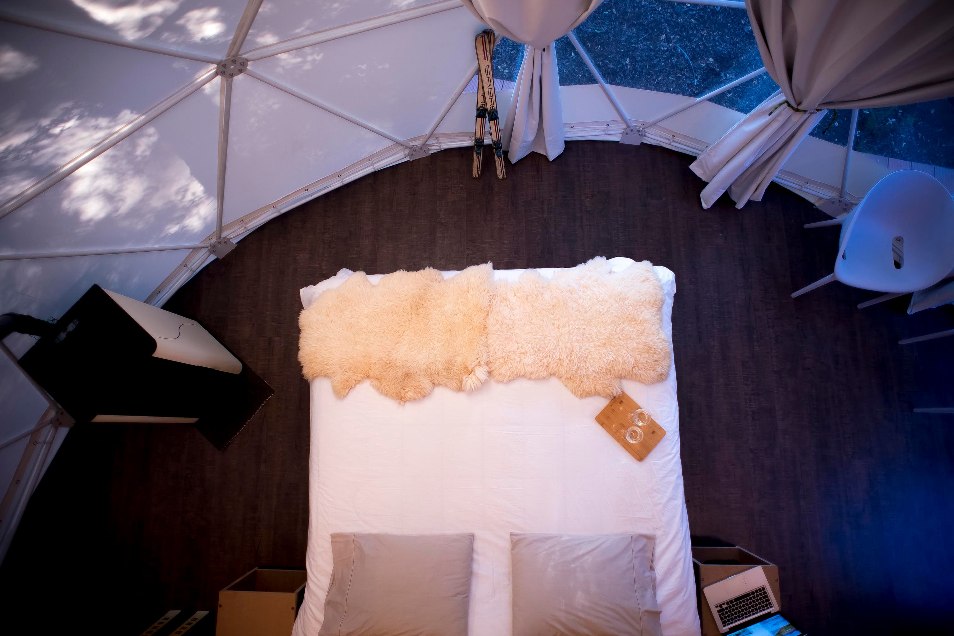 Espacios luminosos y armónicos dentro del domo